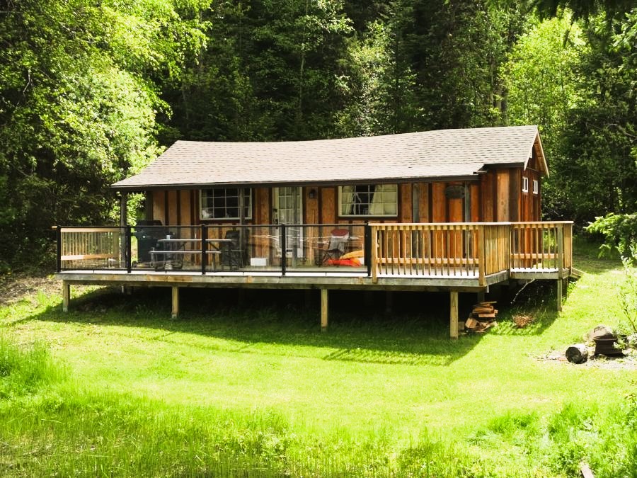 https://moosehavenresort.com/dev/wp-content/uploads/2015/03/1-Cabin-5.jpg