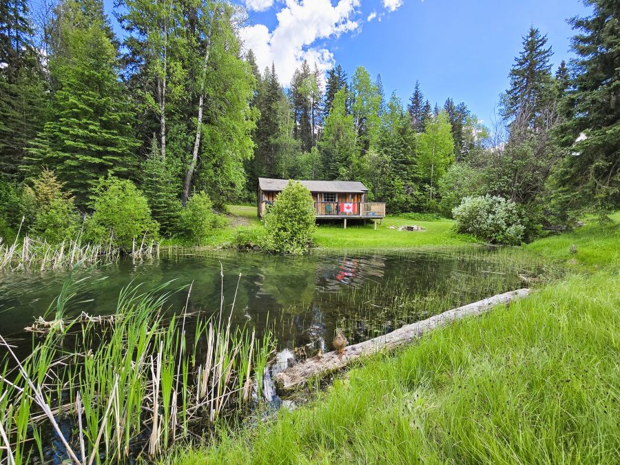 https://moosehavenresort.com/dev/wp-content/uploads/2015/03/20Cabin-5-o-Canada.jpg