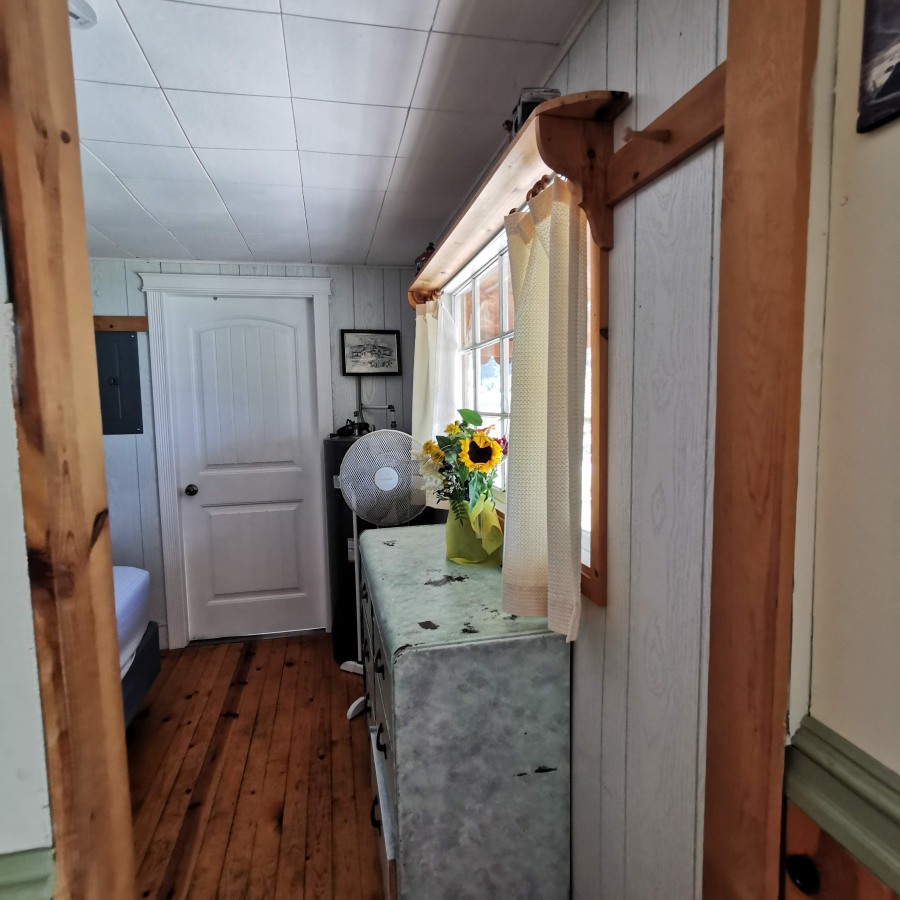 https://moosehavenresort.com/dev/wp-content/uploads/2015/03/8-hall.jpg