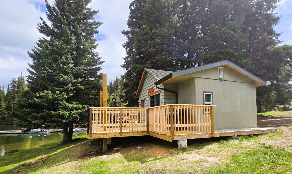 https://moosehavenresort.com/dev/wp-content/uploads/2025/05/Cabin-4-2025-1.jpg