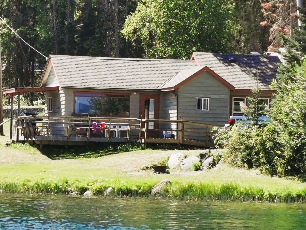 https://moosehavenresort.com/dev/wp-content/uploads/2025/06/1-Cabin-from-water-2.jpg