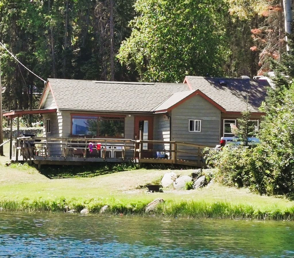 https://moosehavenresort.com/dev/wp-content/uploads/2025/06/1-Cabin-from-water.jpg