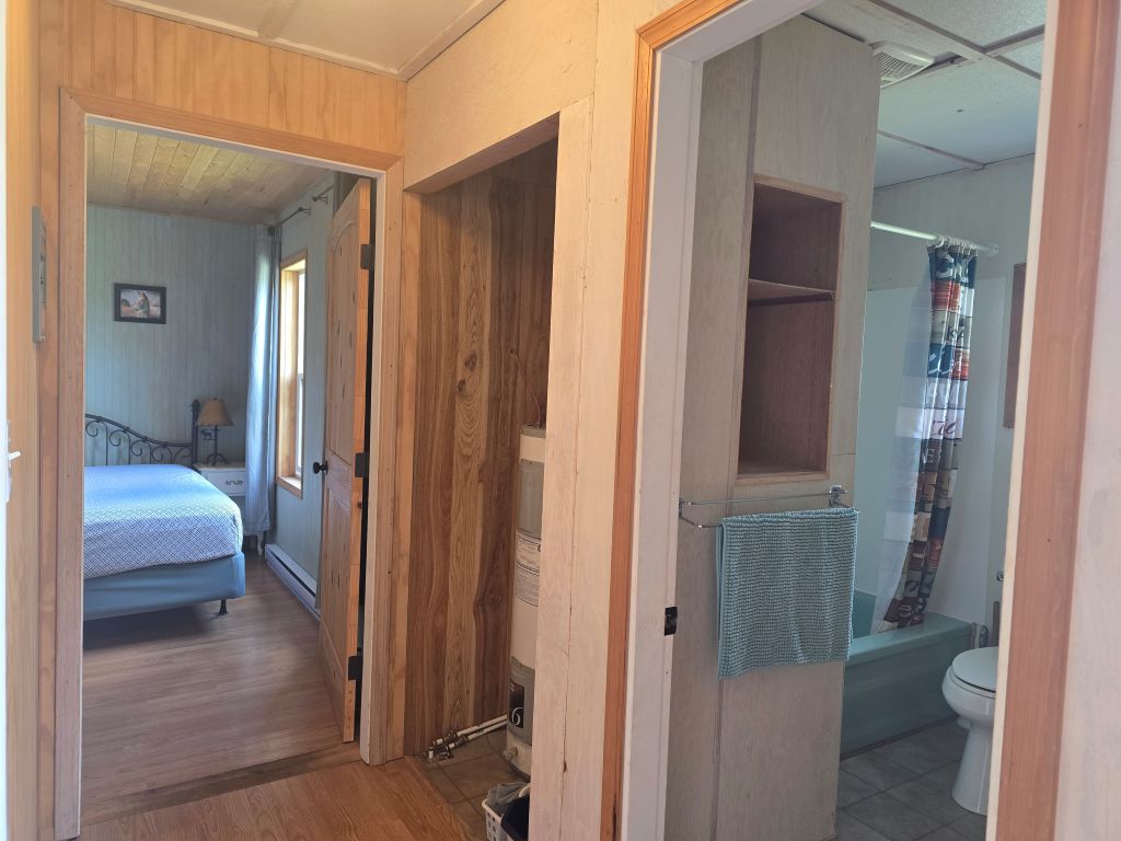 https://moosehavenresort.com/dev/wp-content/uploads/2025/06/8-hall.jpg