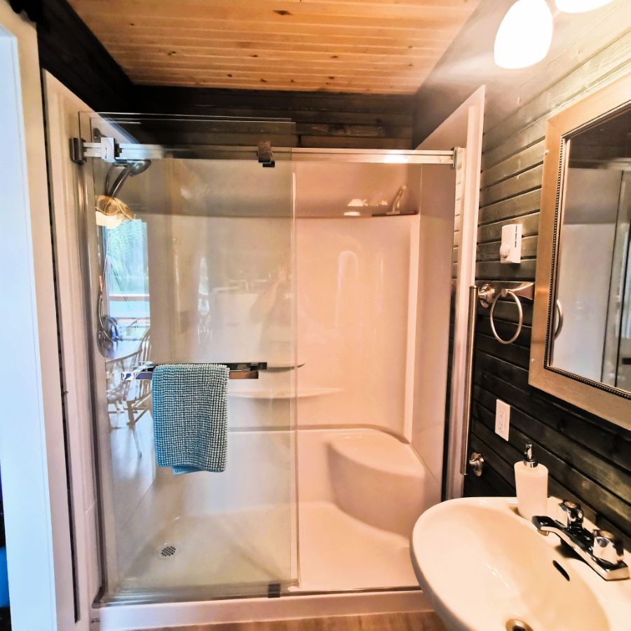 https://moosehavenresort.com/dev/wp-content/uploads/2026/06/10-Shower.jpg